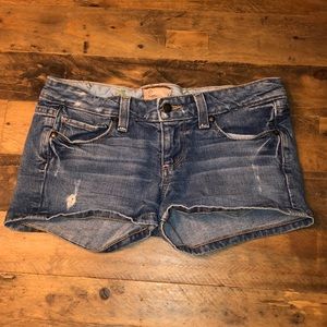 PAIGE canyon jean shorts 25 distressed